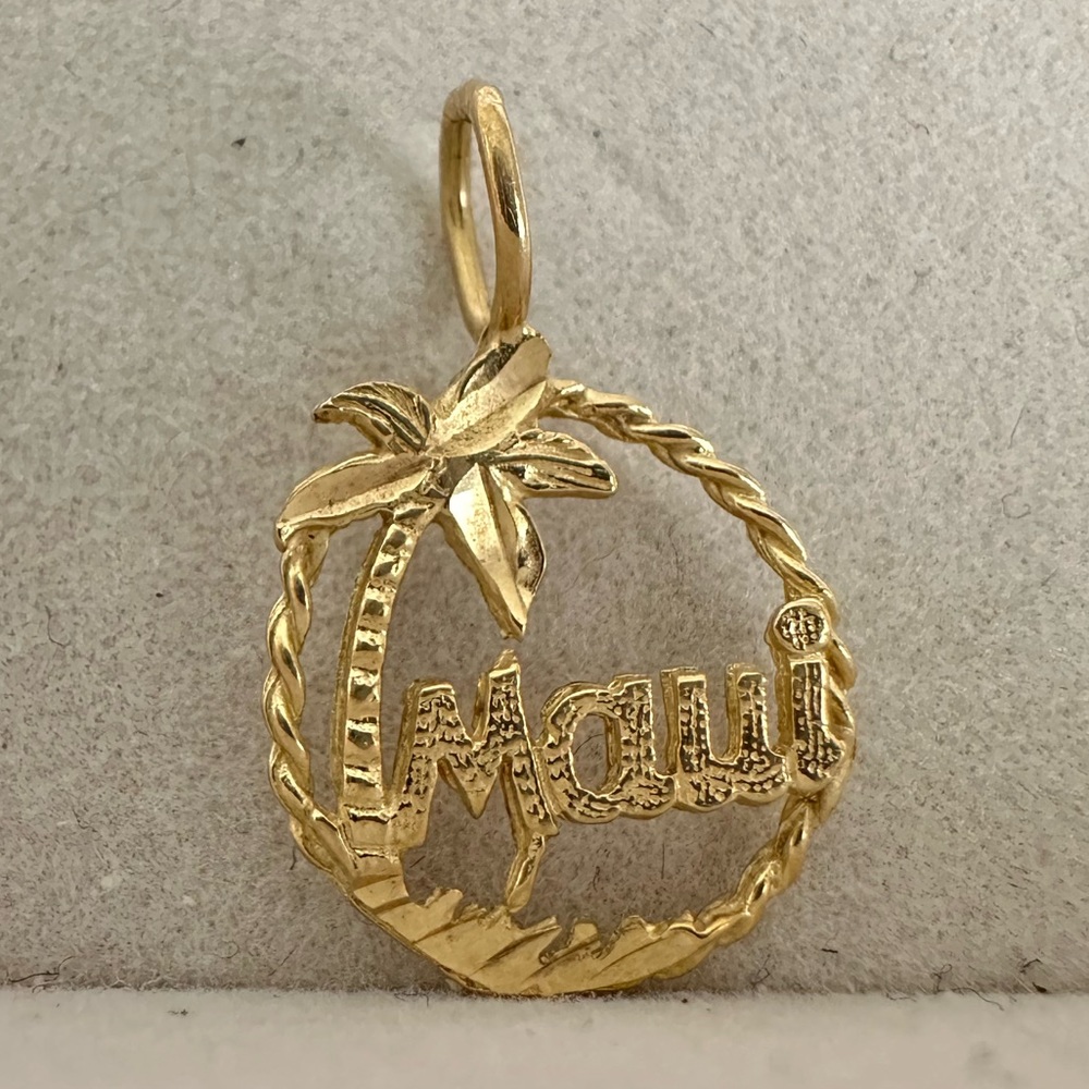 14k Gold Maui Charm